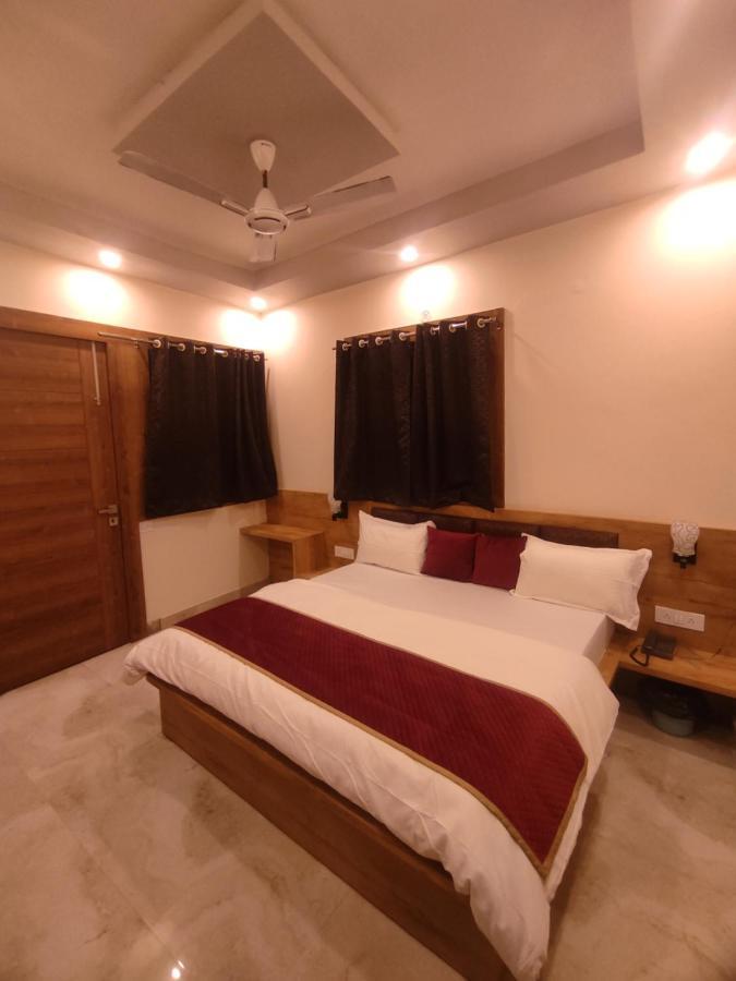 Devi Residency - Near Prem Mandir Bankey Bihari Vrindāvan Exterior photo