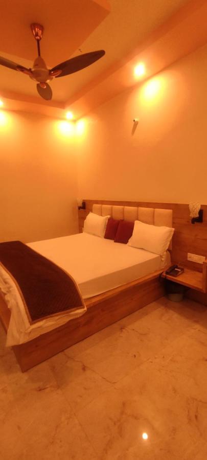 Devi Residency - Near Prem Mandir Bankey Bihari Vrindāvan Exterior photo