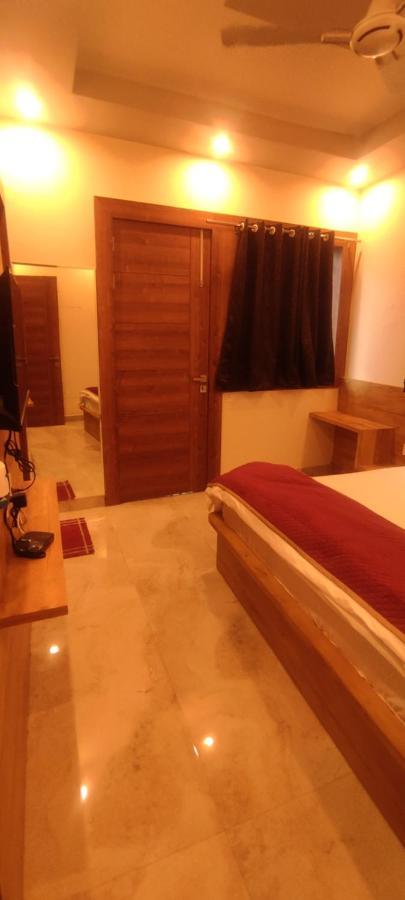 Devi Residency - Near Prem Mandir Bankey Bihari Vrindāvan Exterior photo
