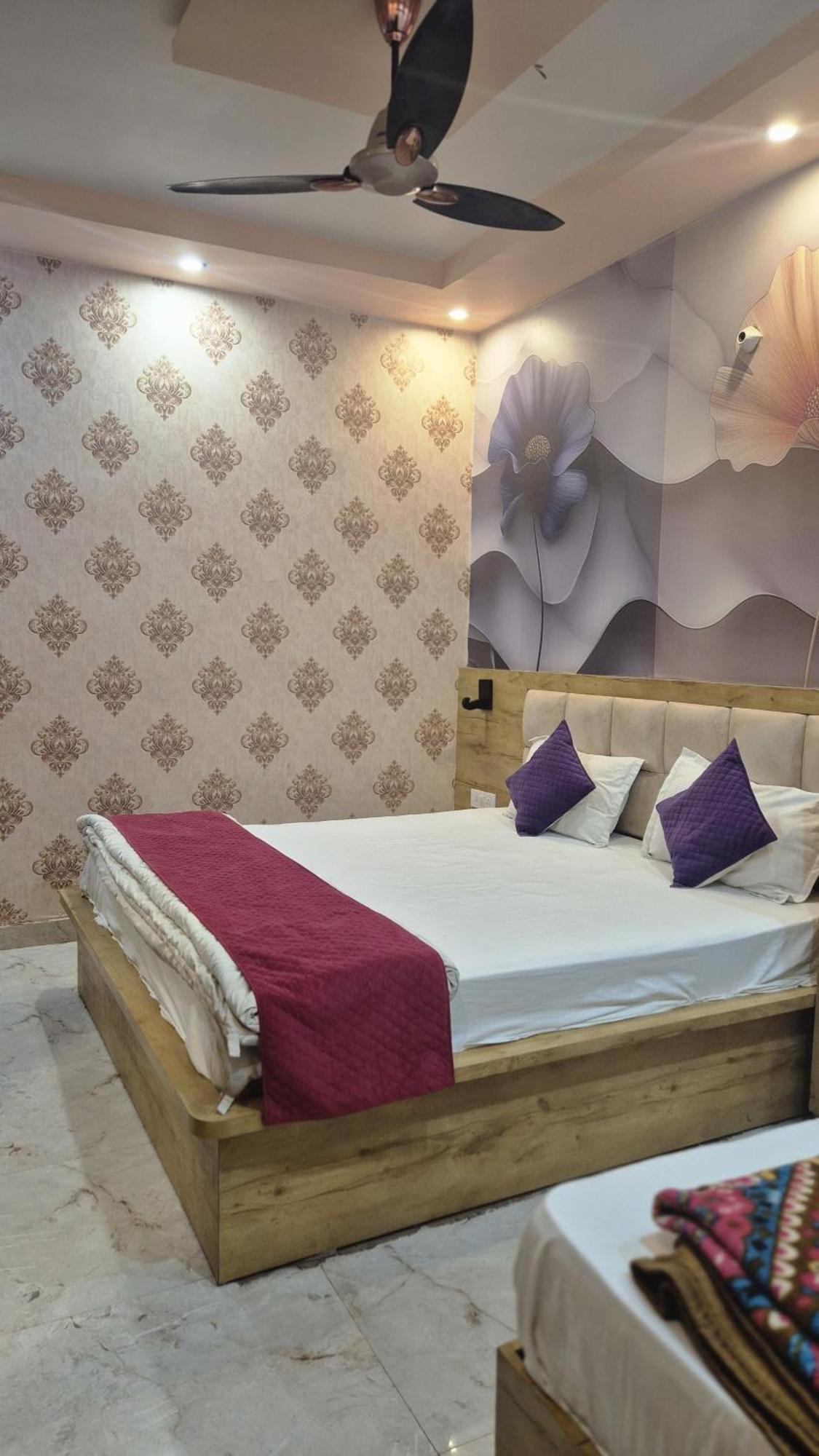 Devi Residency - Near Prem Mandir Bankey Bihari Vrindāvan Exterior photo